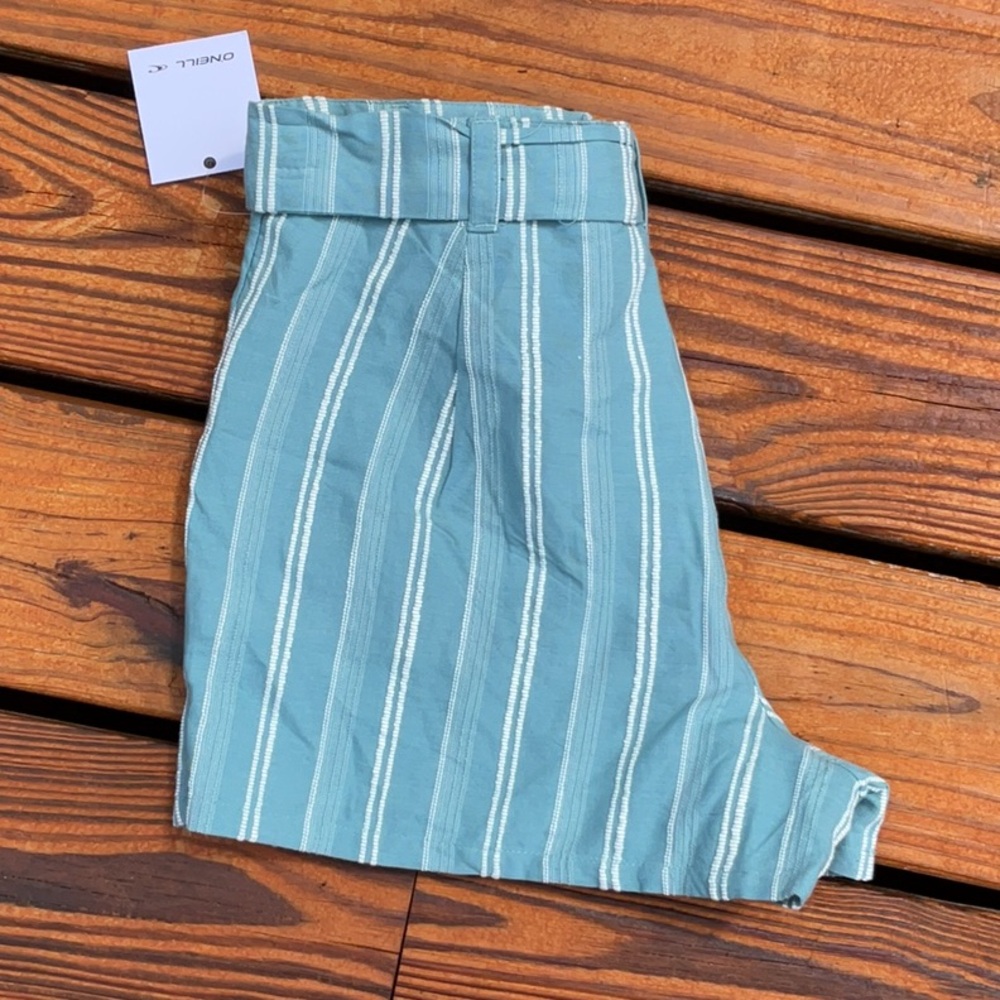NWT Women’s O’Neill  Blue/White Textured Striped Shorts Sizes 24, 25, 26 - Picture 14 of 14